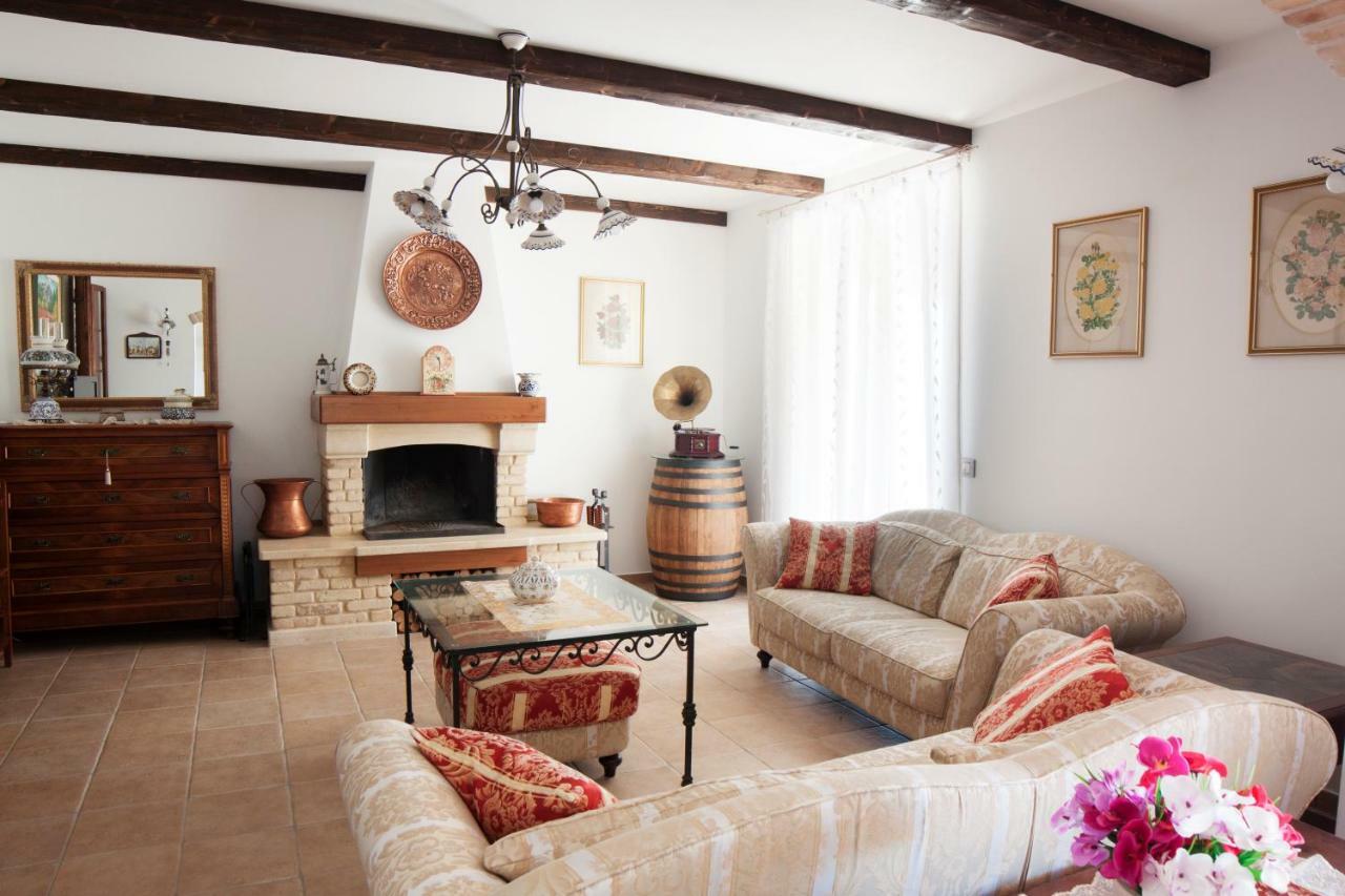 B&B L' Antica Fonte Spinetoli Exterior foto